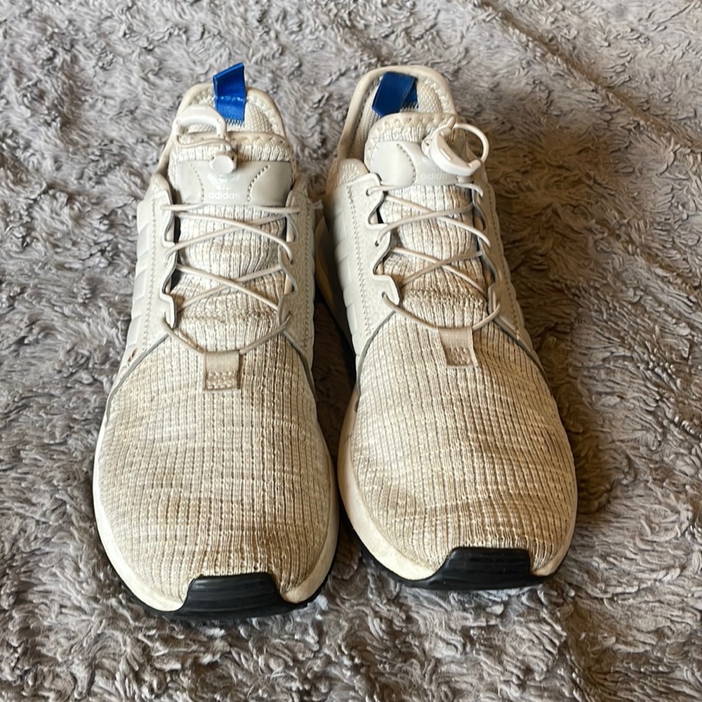 ADIDAS SNEAKER GREY. SIZE 5 1/2 mens